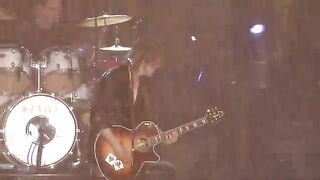 Goo Goo Dolls - Iris (Live in Buffalo, NY, 742004) [Official Video]