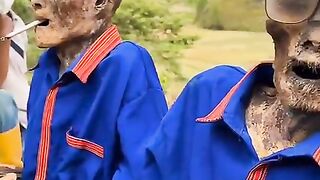 Mummies_in_Indonesia_also_smoke(480p).