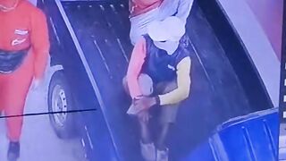 Kejadian lucu terekam cctv