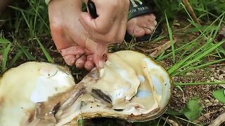 Girl Discovers Riverbed Treasure: Pearls Valued at Over One Million Yuan