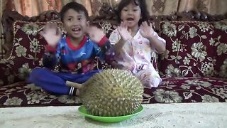 Makan Durian 2