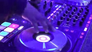 how to start djing "Scratching On Controller"