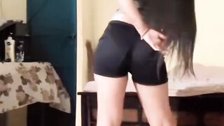 Talented Girl Dancing to Top Trending TikTok Song – Must-Watch Viral Dance Video That’s Going Crazy Online!