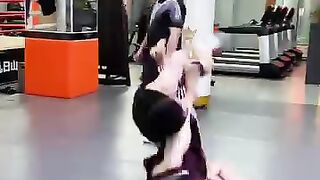 chinese girl defeat men