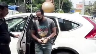 Sara Ali Khan with Saif Ali Khan at Bastian Bandra #saifalikhan #saraalikhan #shorts #viral #youtubeshorts #trending #shortvideo #ytshorts