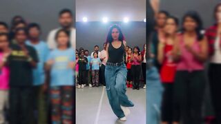 Indian Girl Sonali Bhadauria Dance 4