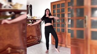 Indian Girl Nidhi Kumar Dance 4