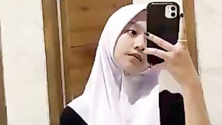 Cewe berjilbab ngentod di hotel