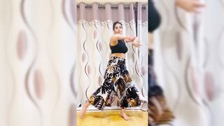 Indian Girl Resham Advani Dance 10