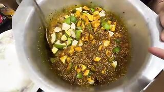 Relatives ke Sath Mill kar ACHAR Banaya_Zainab ke New Kaprun ki Unboxing_Sistrology