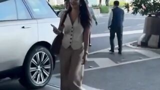 Pooja Hegde Spotted At Mumbai Airport #poojahegde #short #youtubeshort #shorts #trending #viral #shortvideo