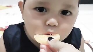 Bayi yang lucu