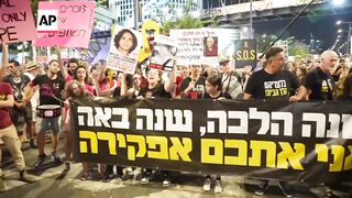 Protesters in Tel Aviv demand deal to release Israeli hostages.