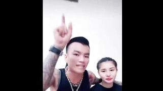 VỢ LONG CHÍN NGÓN LỘ TRÊN LIVE 2