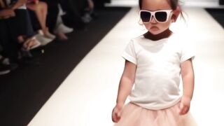 Cute Baby Fashion Show #cute #fashion #baby #AI #runway #fyp #viral #赤ちゃん#かわいい#kawaii#베이비패션쇼#YouTubeShorts