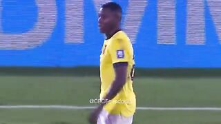 Moisés Caicedo vs Uruguay: