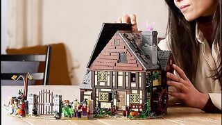 LEGO Ideas Disney Hocus Pocus: The Sanderson Sisters' Cottage Collectible Building Set