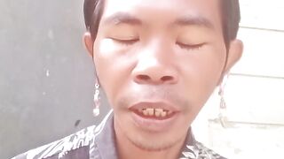 Hiburan karoke lucu