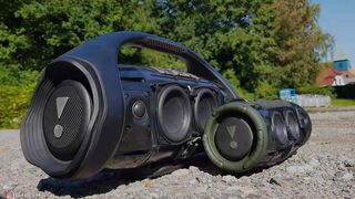 JBL Boombox 2 JBL Xtreme 3 EXTREME LOW FREQUENCY MODE bass test 100 VOLUME EQ PARTYBOOST