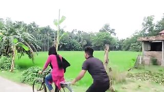 ভাব দেখাইতে গিয়া সাইকেন নিয়া পইরা গেলো