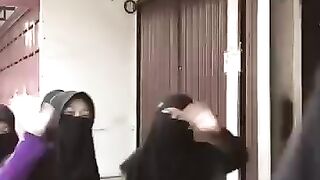 Hijab  public reaction#muslimah #abaya #trending #youtubeshorts #viral