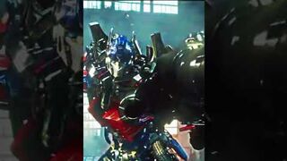 Optimus prime BAYVERSE vs lockdown AOE