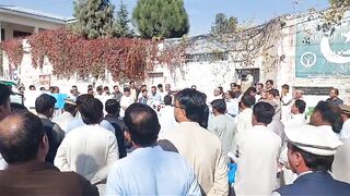 Parachinar primary schools teachers have announced to close all primary schools in protest against the failure of negotiations with the government.