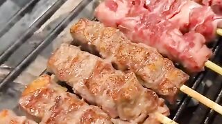 Sate kambing muda ratusan porsi