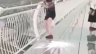 china-glass-bridge-funny