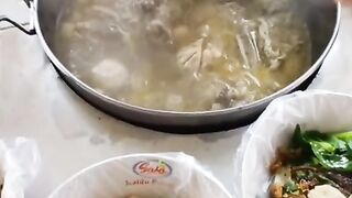 Bakso tetelan bikin goyang lidah