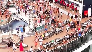 Living_the_cruise_life!_????(480p).