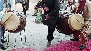 Dhol dance