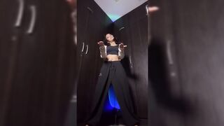 Indian Girl Khushi Bhatt Dance