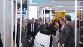 King Felipe VI gets on the Hispano Swiss simulator