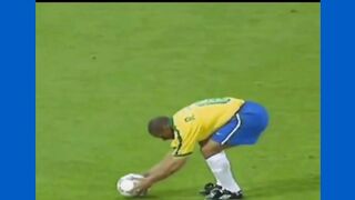 banana goal by Roberto Carlos!