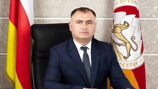 Alan Eduardovich Gagloev. Alan Gagloev. Presiden Ossetia Selatan. President of South Ossetia. Presiden of Southern Ossetia