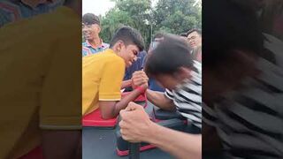 arm wrestling baat chit