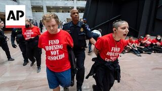 Pro-Palestinian protesters clash with police at US Capitol office building