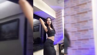 Indian Girl Khushi Bhatt Dance