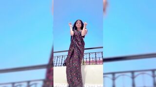 Indian Girl Yashika Dubey Dance