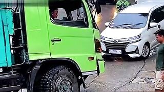 detik2 truk terpanjang tak kuat nanjak