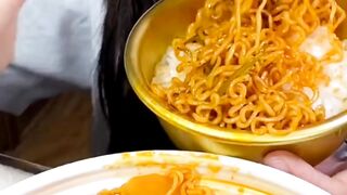 Asmr Mukbang | Eating Spicy Hotpot  ,rice and instant noodles. There is also the pig's trotters I made myself. They are so delicious