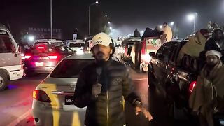 EXCLUSIVE: Asad Toor UNCENSORED reached in PTI convoy coming from KP, emotional scenes and talk