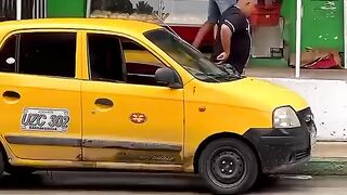 PRANK TAXI