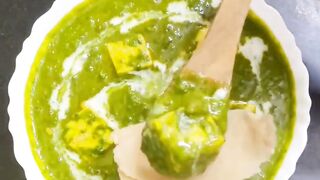 Restaurant Style Palak Paneer