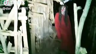 Seseorang YouTuber di kejar hantu