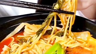 Eating Spicy Noodles Hotpot With Rosted Duck & Hamburger