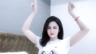 Beautiful Girl Viral Tiktok Dance