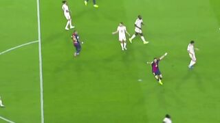 Rafinha's Stunning Goal_ A Champions League Masterpiece