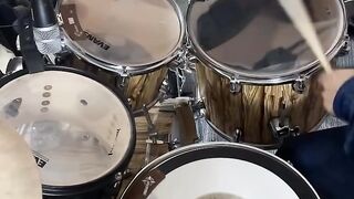 How to drum